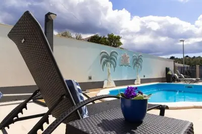 Bazen u objektu Apartment in Supetar with sea view, balcony, air conditioning, W-LAN 3553-3 ili u blizini