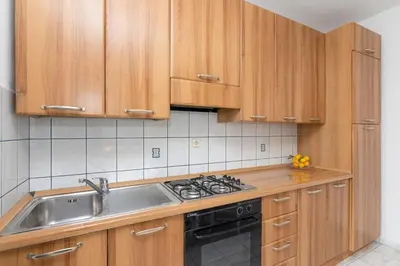 Kuhinja ili čajna kuhinja u objektu Apartment in Supetar with terrace, air conditioning, W-LAN 3553-4