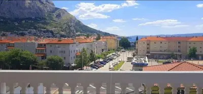 Pogled na planine ili pogled na planine iz apartmana