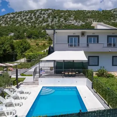 Apartment Campo Verde with a private pool