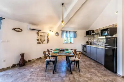 Kuhinja ili čajna kuhinja u objektu Island Getaway - Heritage House