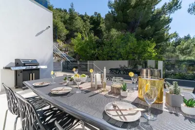 Balkon ili terasa u objektu Seaview Villa BLUE LAGOON with private pool, jacuzzi, media room, 6 bedrooms, beach 70m