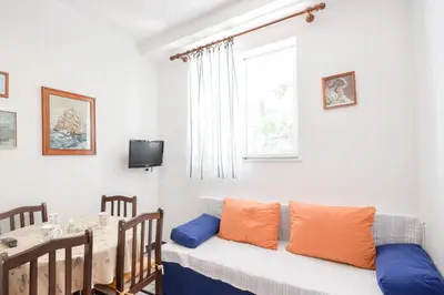 TV i/ili zabavni centar u objektu Zorica ***