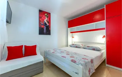 Krevet ili kreveti u jedinici u objektu 1 Bedroom Stunning Apartment In Pisak
