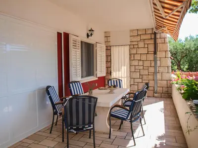 Balkon ili terasa u objektu Beachfront apartment with big terrace and garden
