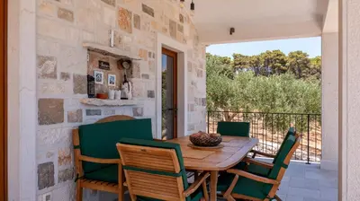Balkon ili terasa u objektu Unique villa in olive field with salted swimming pool-Villa Frida