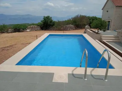 Bazen u objektu Holiday home Horizont ili u blizini
