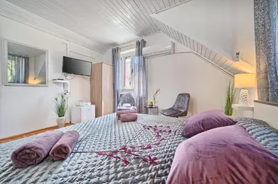 Krevet ili kreveti u jedinici u objektu Couple's Getaway in the Center of Hvar w/Sea View