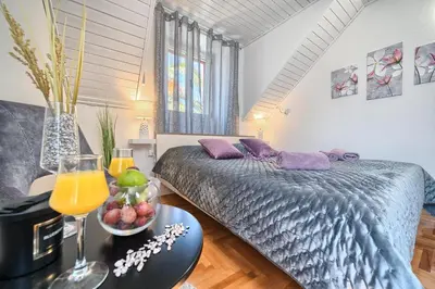 Krevet ili kreveti u jedinici u objektu Couple's Getaway in the Center of Hvar w/Sea View