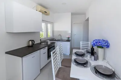 Kuhinja ili čajna kuhinja u objektu Villa Ševo Baška Voda