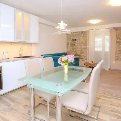 Apartment Dvor