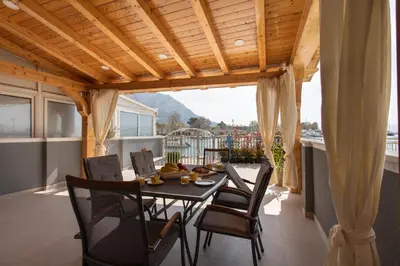 Pogled na planine ili pogled na planine iz apartmana