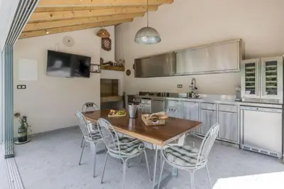 Kuhinja ili čajna kuhinja u objektu Villa Grey Stone