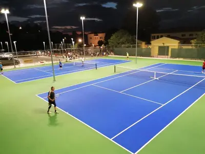 Tereni za tenis i/ili skvoš u sklopu objekta Apartments BlueView ili u blizini