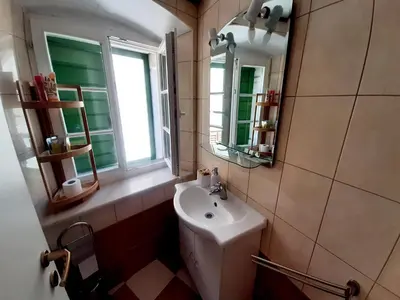 Kupaonica u objektu Luxury Stone House - Quiet Center!