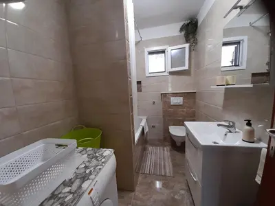 Kupaonica u objektu HOUSE-APARTMENTS ELA -MIRCA- FAMILY HOLIDAY
