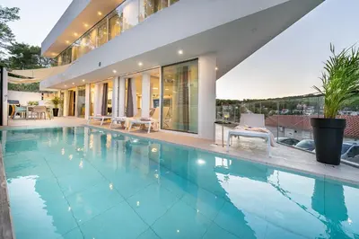 Bazen u objektu Villa Estate Da Noi ili u blizini