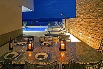 Bazen u objektu Villa Dispet, sea view, heated pool, cinema, wellness ili u blizini