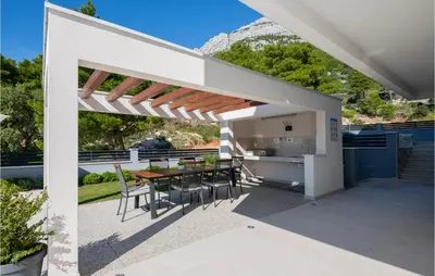 Balkon ili terasa u objektu Stunning Apartment In Baska Voda
