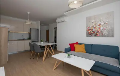 Kuhinja ili čajna kuhinja u objektu Cozy Apartment In Baska Voda