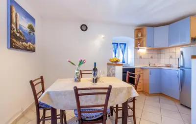 Kuhinja ili čajna kuhinja u objektu House Marta