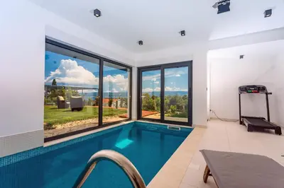 Bazen u objektu Seaview holiday home Lemona ili u blizini