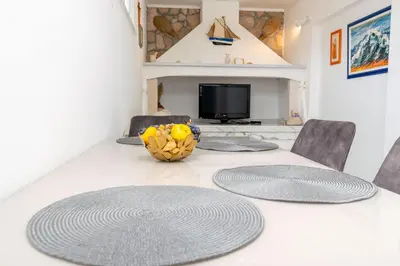 TV i/ili zabavni centar u objektu House Ratac