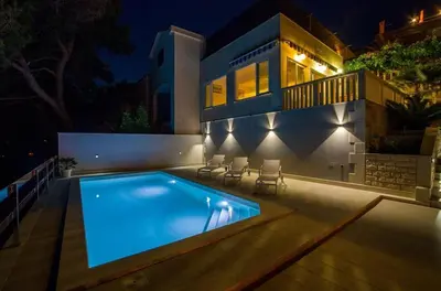Bazen u objektu Villa Mošić ili u blizini