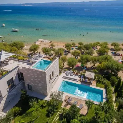 Luxury beachfront VILLA FLORES heated outdoor
