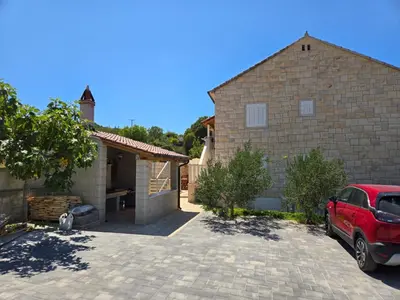 Zgrada u kojoj se nalazi apartman