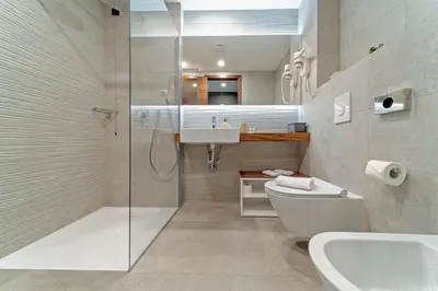 Kupaonica u objektu Luxury Villa Delight I in Promajna with Private Pool, Gym, Sauna & Jacuzzi