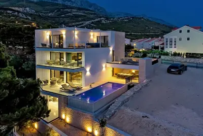 Pogled na planine ili pogled na planine iz vila