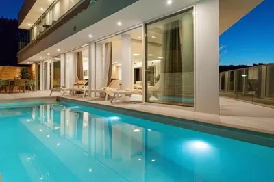 Bazen u objektu Luxe villa 2 pools, sauna ili u blizini