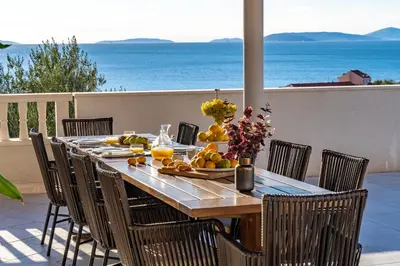 Tlocrt objekta Seaview Villa MaToLi with heated 50sqm pool and 4 bedrooms, close to Split
