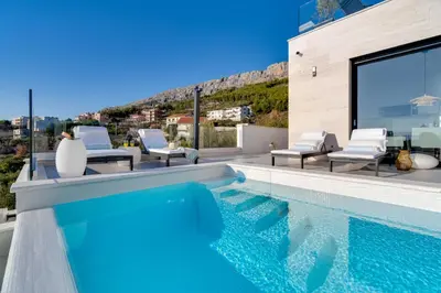 Bazen u objektu Villa Lemon, 3 Bedrooms, 4 Baths, Infinity Pool, Whirlpool, Cinema room, Sea view ili u blizini