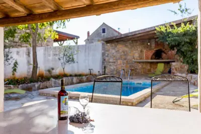 Bazen u objektu Secret Spot villa by Nono Ban ili u blizini