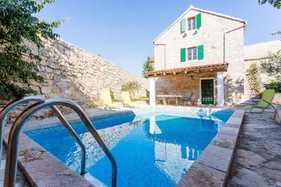 Bazen u objektu Secret Spot villa by Nono Ban ili u blizini