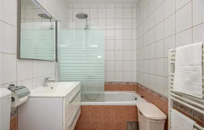 Kupaonica u objektu 1 Bedroom Lovely Apartment In Baska Voda
