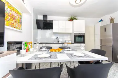 Kuhinja ili čajna kuhinja u objektu Apartment Lada