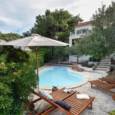 Holiday Home Mala Lozna Ii