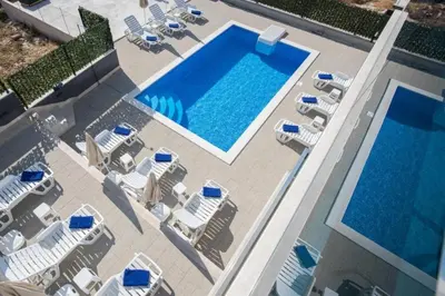Bazen u objektu Apartments Dragan ili u blizini