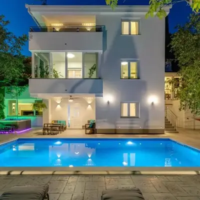 Villa Zara with 32 sqm heated Pool
