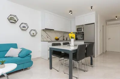 Kuhinja ili čajna kuhinja u objektu Apartment Ema