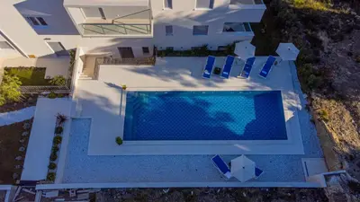 Bazen u objektu R&R Residence Podstrana ili u blizini