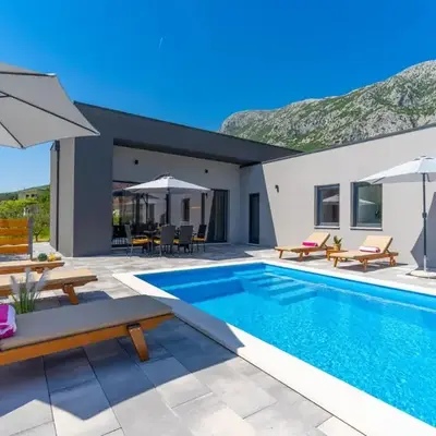 Villa Mir with private pool