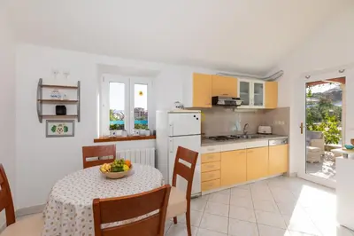 Kuhinja ili čajna kuhinja u objektu Olive Trees Cottage