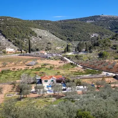 Family friendly house with a swimming pool Postira