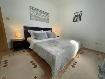 Krevet ili kreveti u jedinici u objektu Apartment LaDoNi - #new#big#spacious#large garden