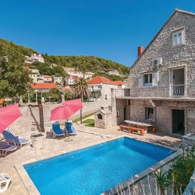 Holiday Home Pucisca Gospe Lurdske