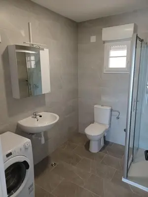 Kupaonica u objektu APARTMANI JELIĆ